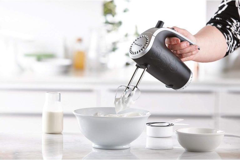 Brentwood Electric Hand Mixer Lightweight 5-Speed, Black